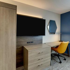 King Room Hearing Accessible